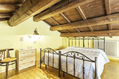 Letto appartamento soppalco residence villa valsi